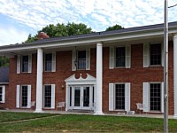 <b>Porch with large round estate columns</b>